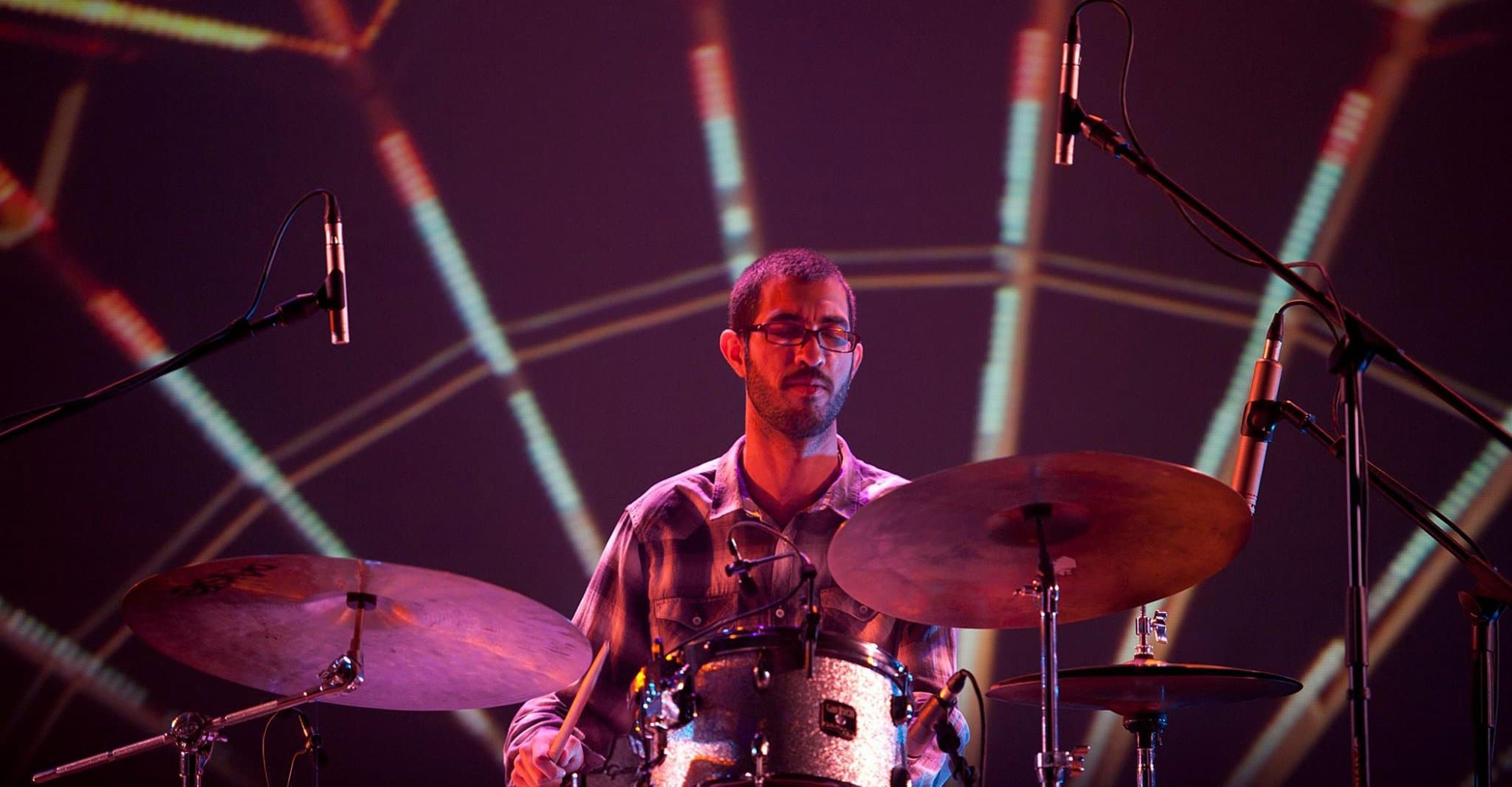 Marcio Silva na bateria